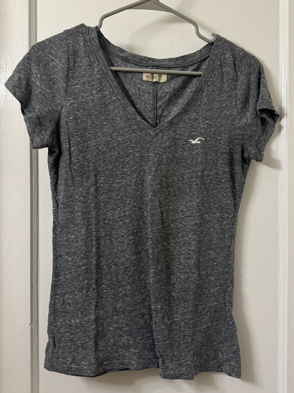 Hollister Women’s Heather Gray V-Neck